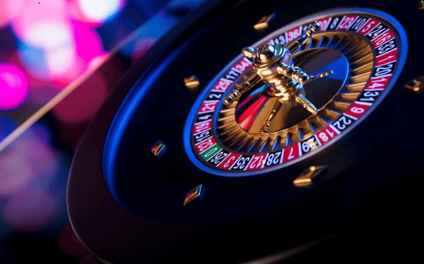 Antarmuka meja blackjack Diamond Empire dengan opsi taruhan yang jelas